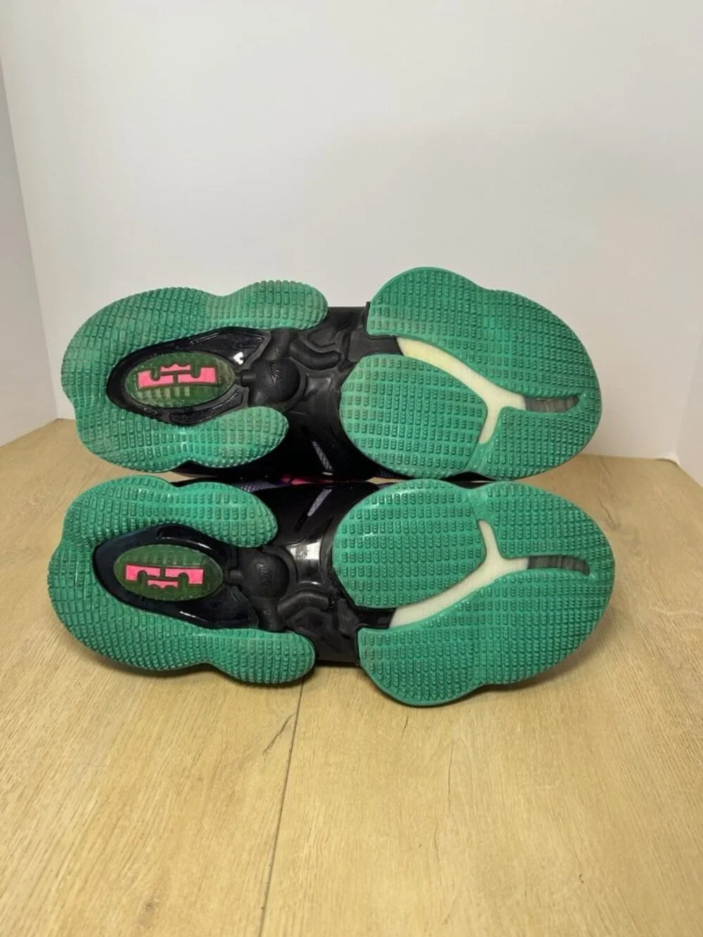 Nike Lebron XIX 19 